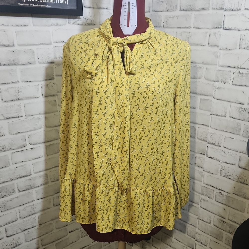 Loft SZ S/M Yellow Floral Blouse